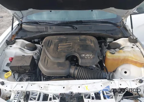 2019 Dodge Charger Sxt Rwd z USA, uszkodzony, nr VIN 2C3CDXBG2KH657874